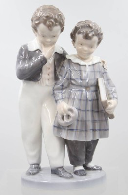 Auktion 373<br>Royal Copenhagen Figur, Flug nach Amerika, Entw. Christian Thomsen, Modellnr. 1761, ca. H-20,5cm [1]