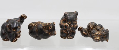 Auktion 373<br>4x div. Figuren von Royal Copemnhagen, spielende Bärenkinder, braunes Glasuren, ca. H-8,5cm [1]