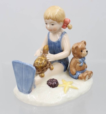 Auktion 373<br>Royal Copenhagen Figur, Emma, Entw. Sven Vestergaard, Millennium Collection 2003, ca. H-8cm [1]