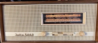 Auktion 373<br>vintage Holzradio  