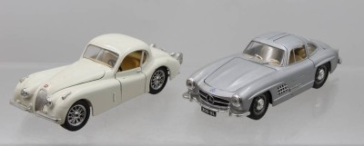 Auktion 373<br>2x Burago Modelle, Jaguar und Mercedes, 1:24 [1]