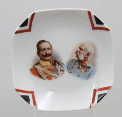 Auktion 373<br>Kl. Patriotischer Teller mit Porträts von Kaiser Wilhelm II und  [1]