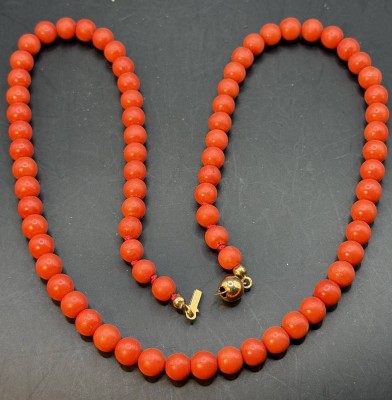 Auktion 373<br>Korallen-Kette mit Goldverschluss-375-, L-44 cm, 20 gr. [1]