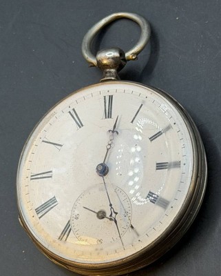 Auktion 373<br>mechan. HTU mit Schlüsselaufzug, Werk läuft, gute Erhaltung, Schlüssel anbei, D-4,5 cm [1]
